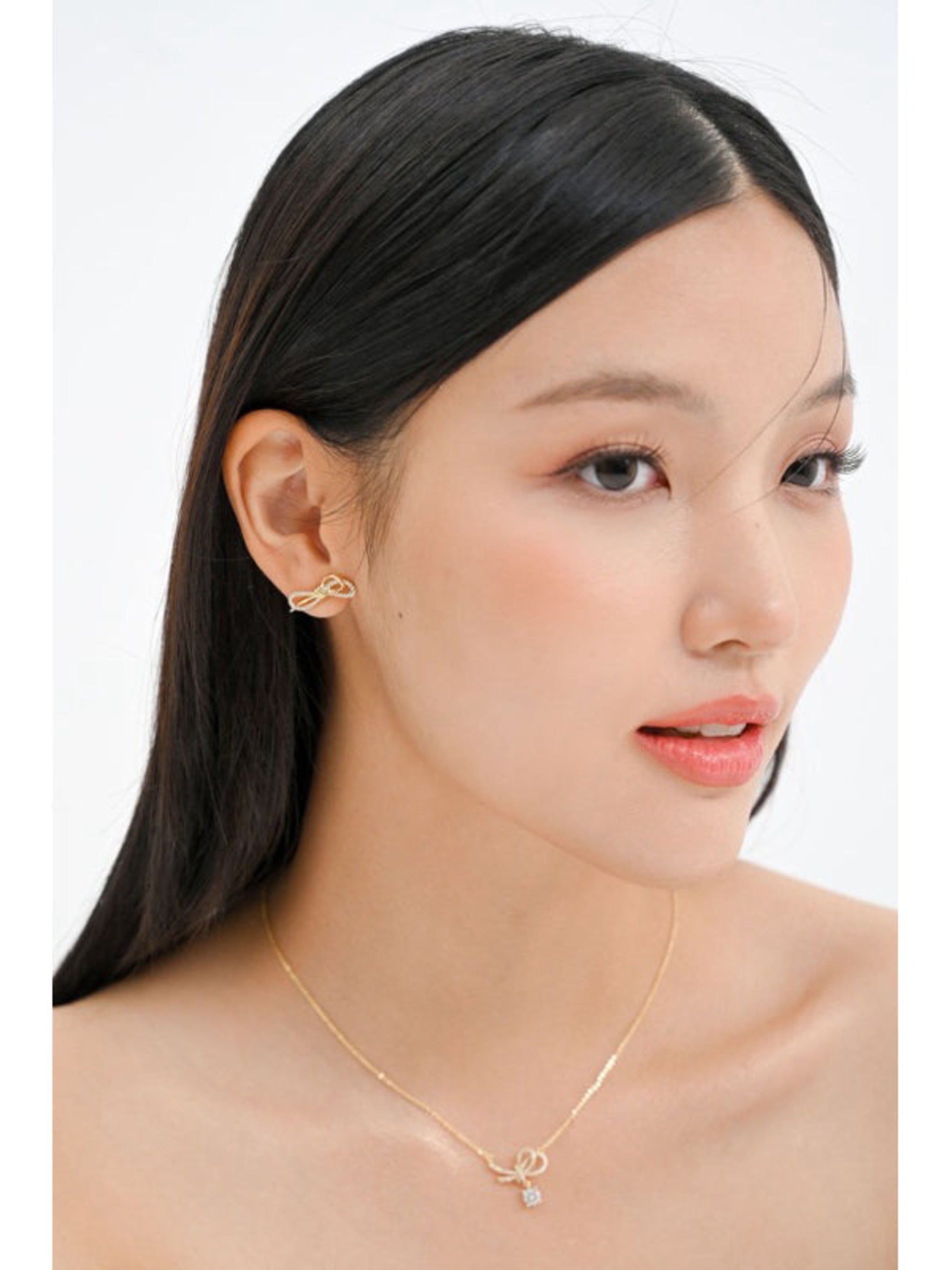 Vrilly Earring