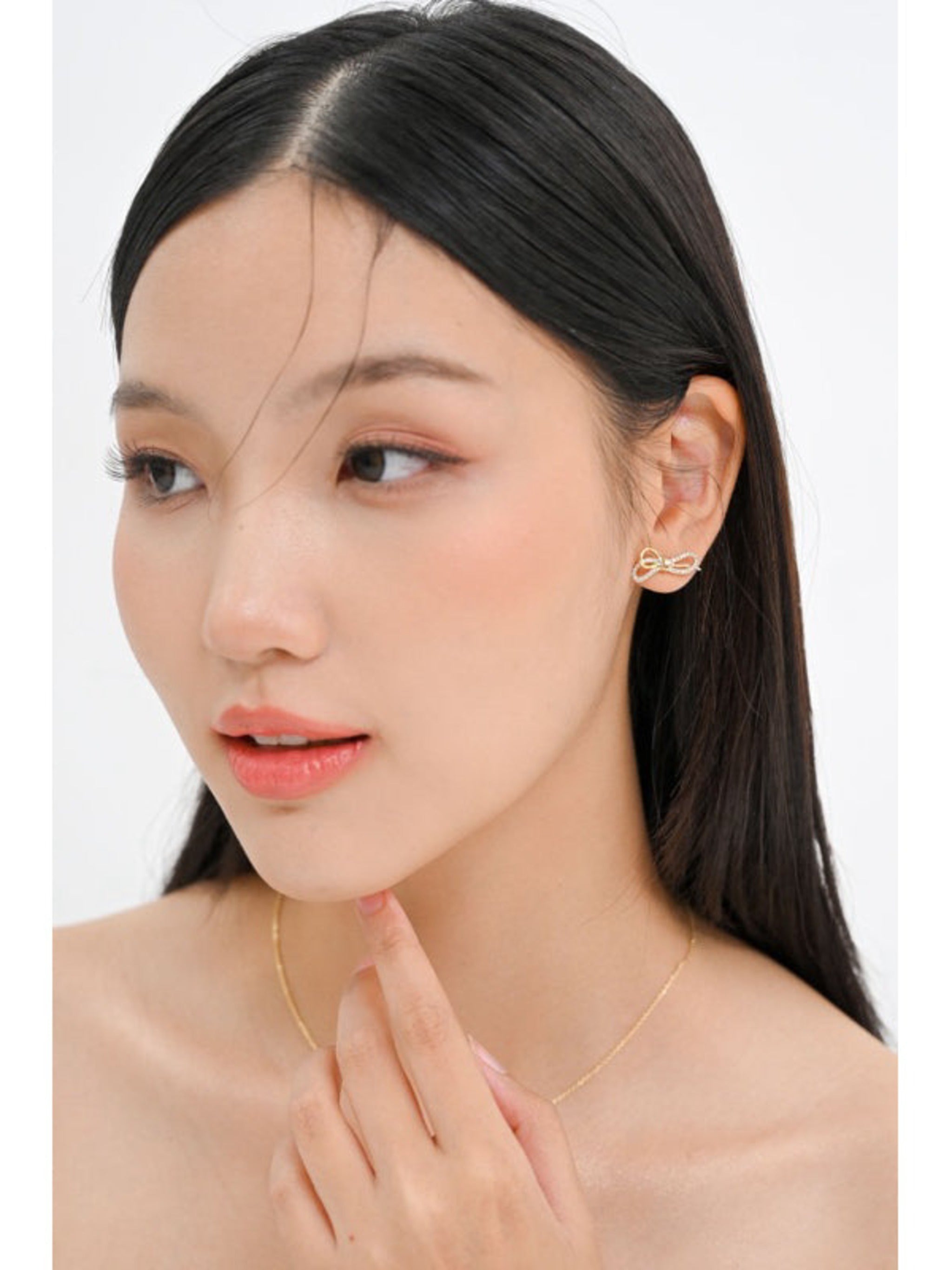 Vrilly Earring