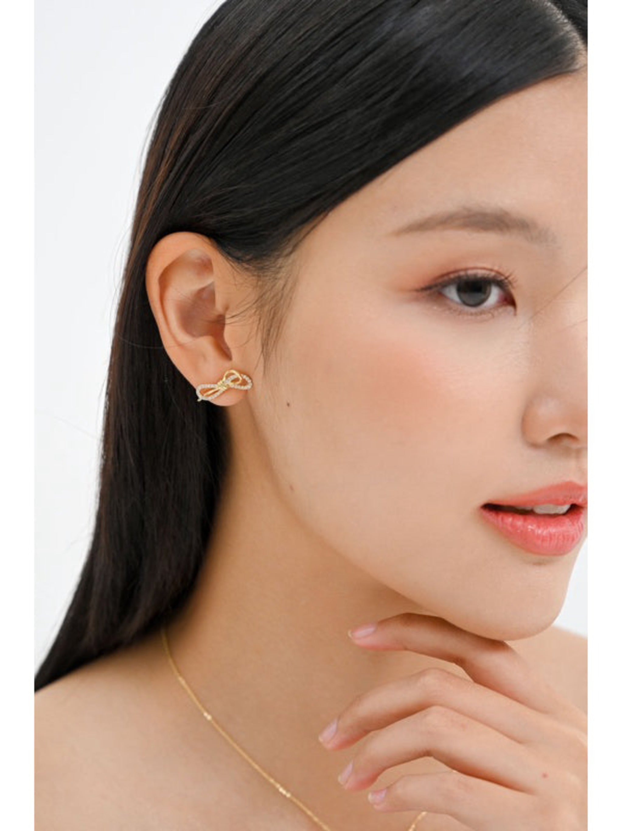 Vrilly Earring