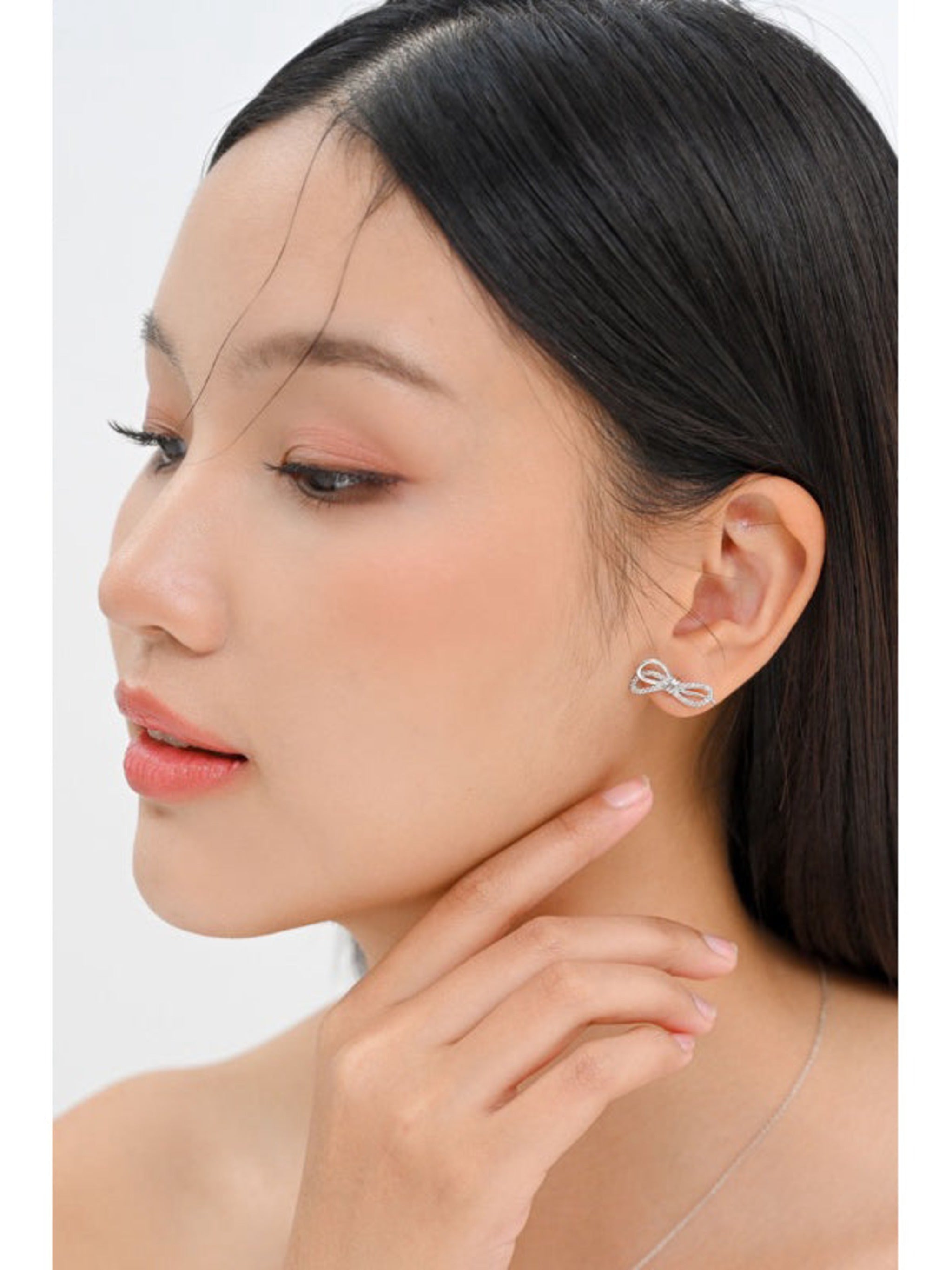 Vrilly Earring