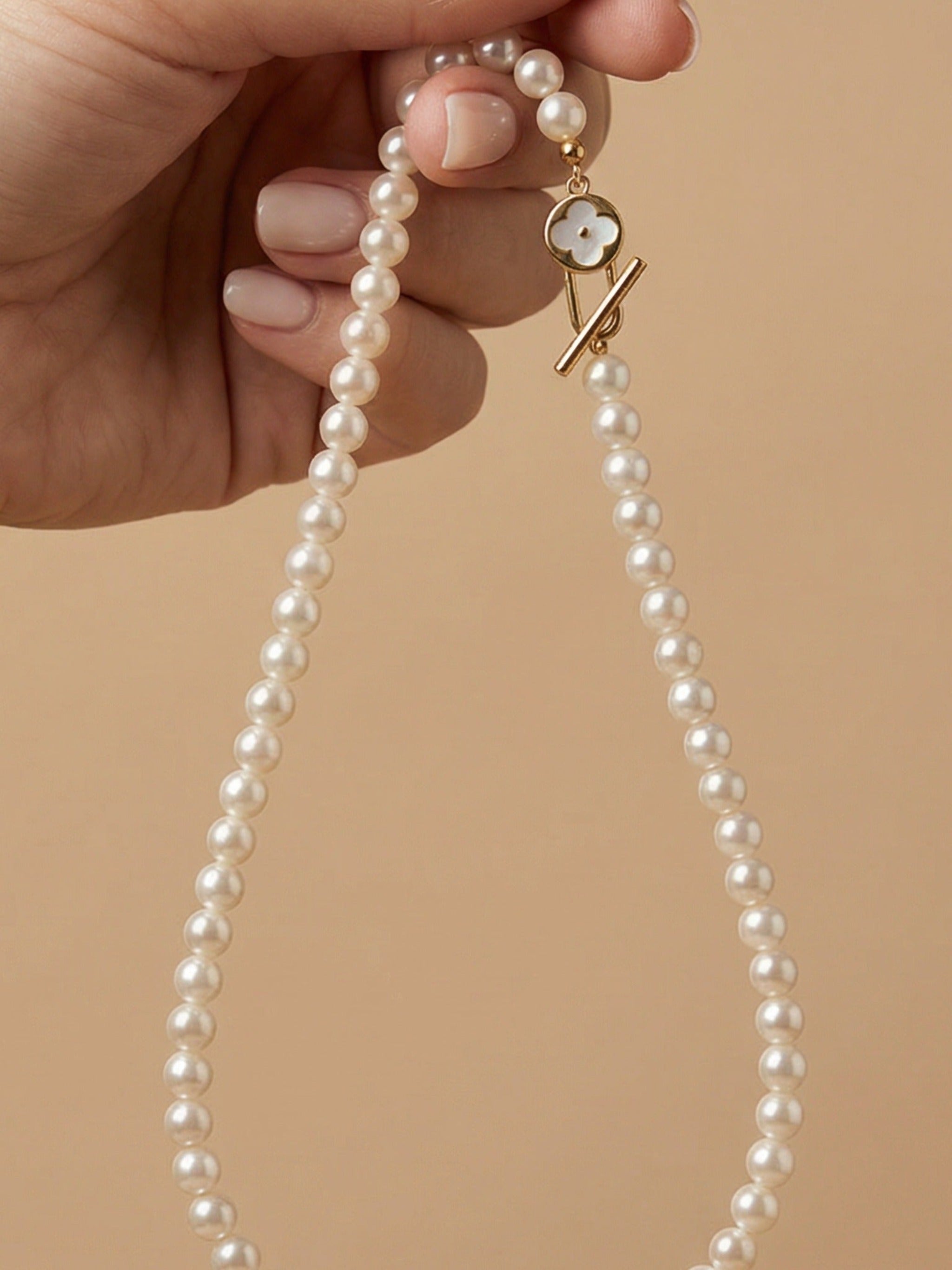 Viviette Necklace