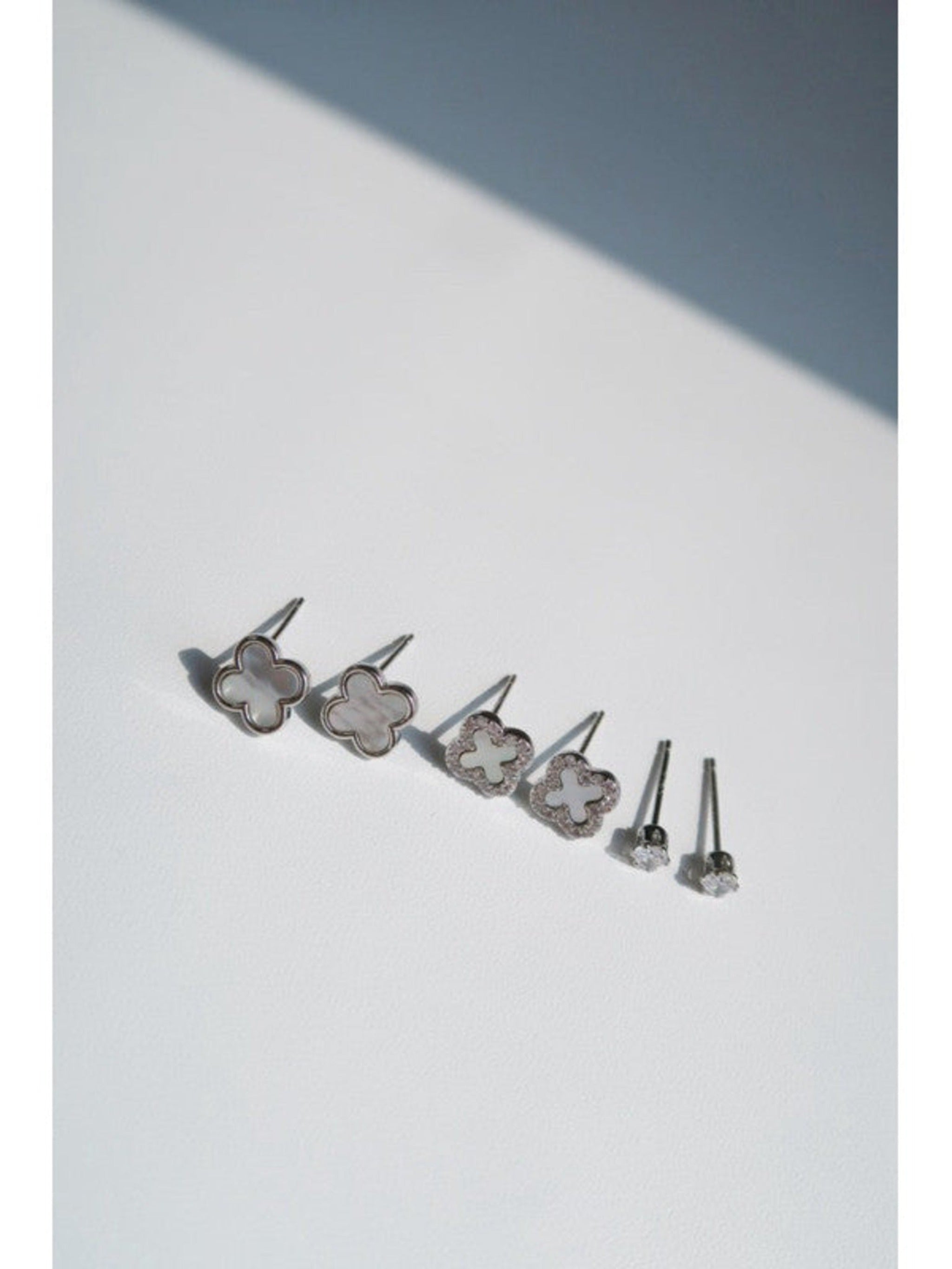 Ara Earring Set
