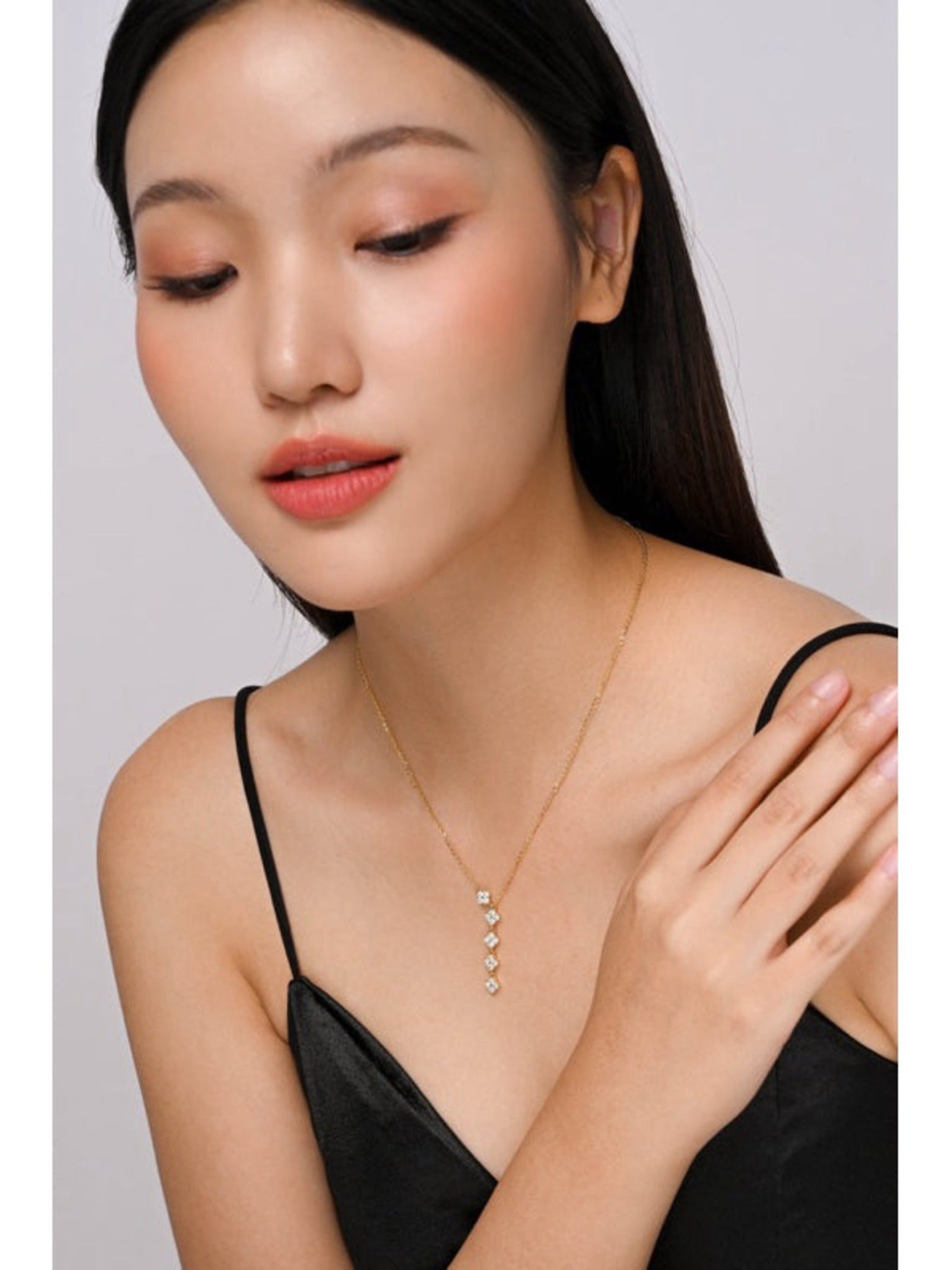 Elya Necklace