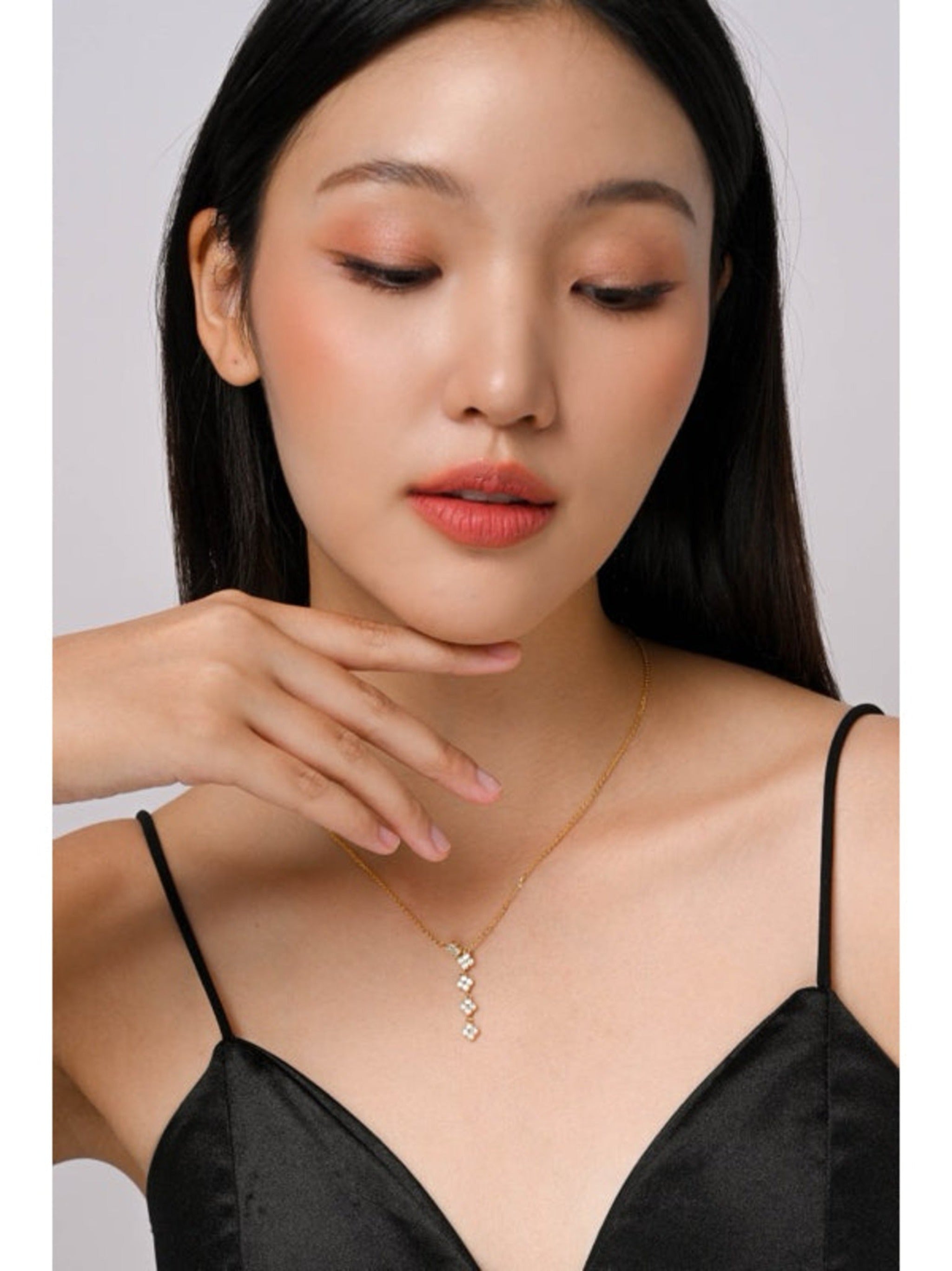 Elya Necklace