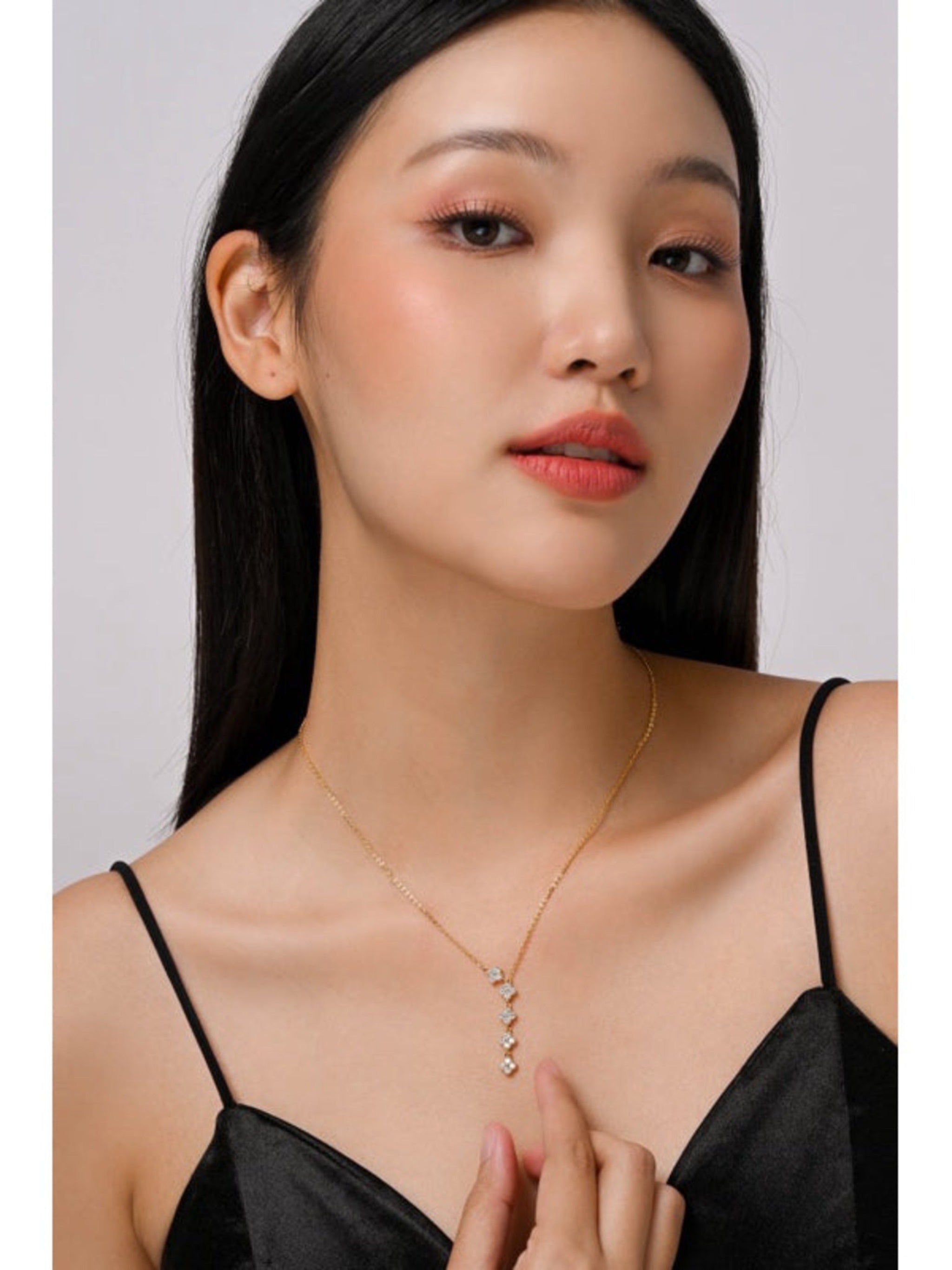 Elya Necklace