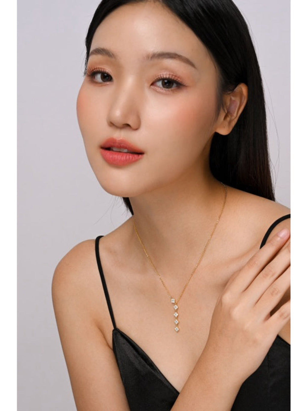 Elya Necklace