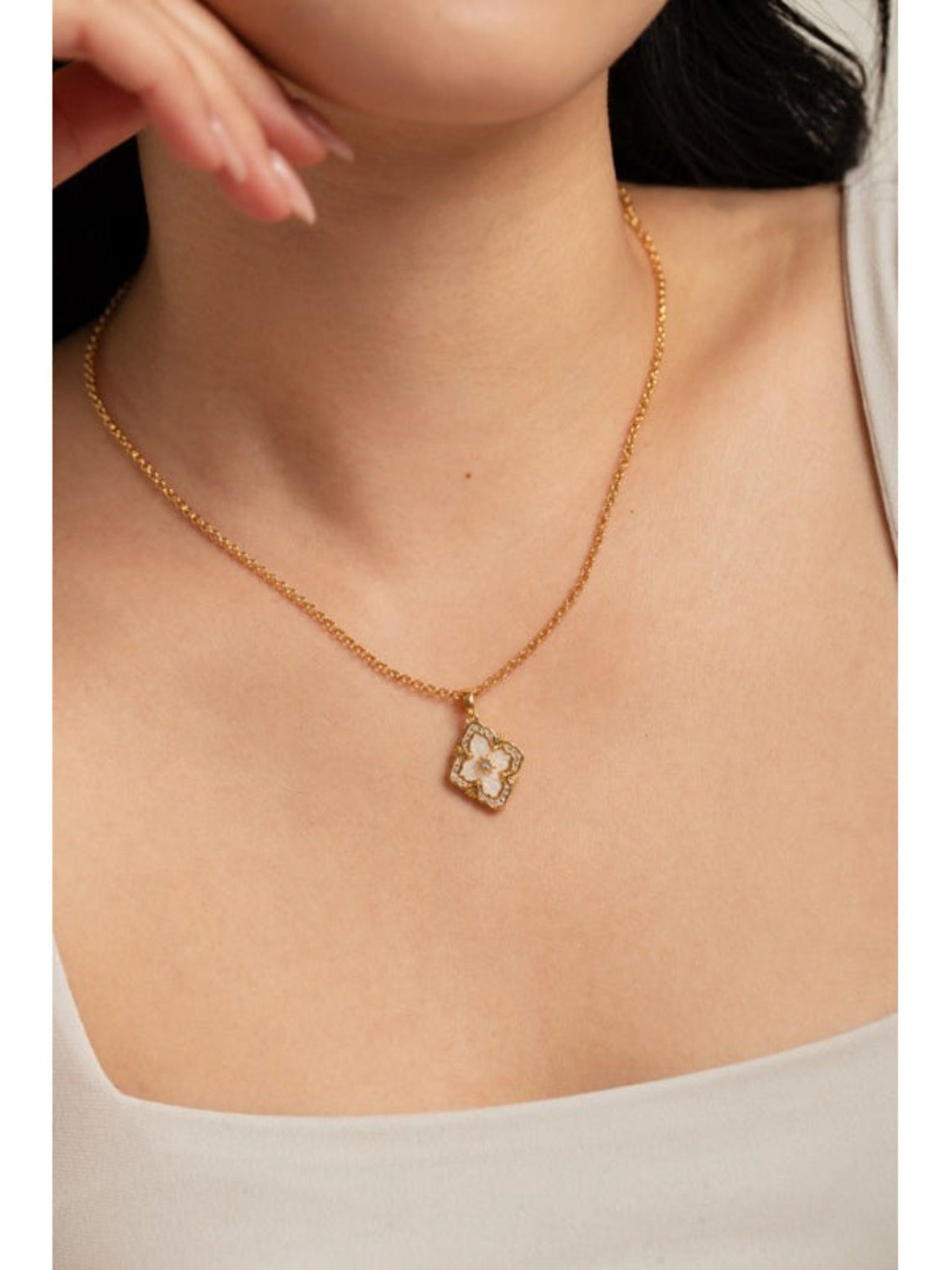 Izara Necklace