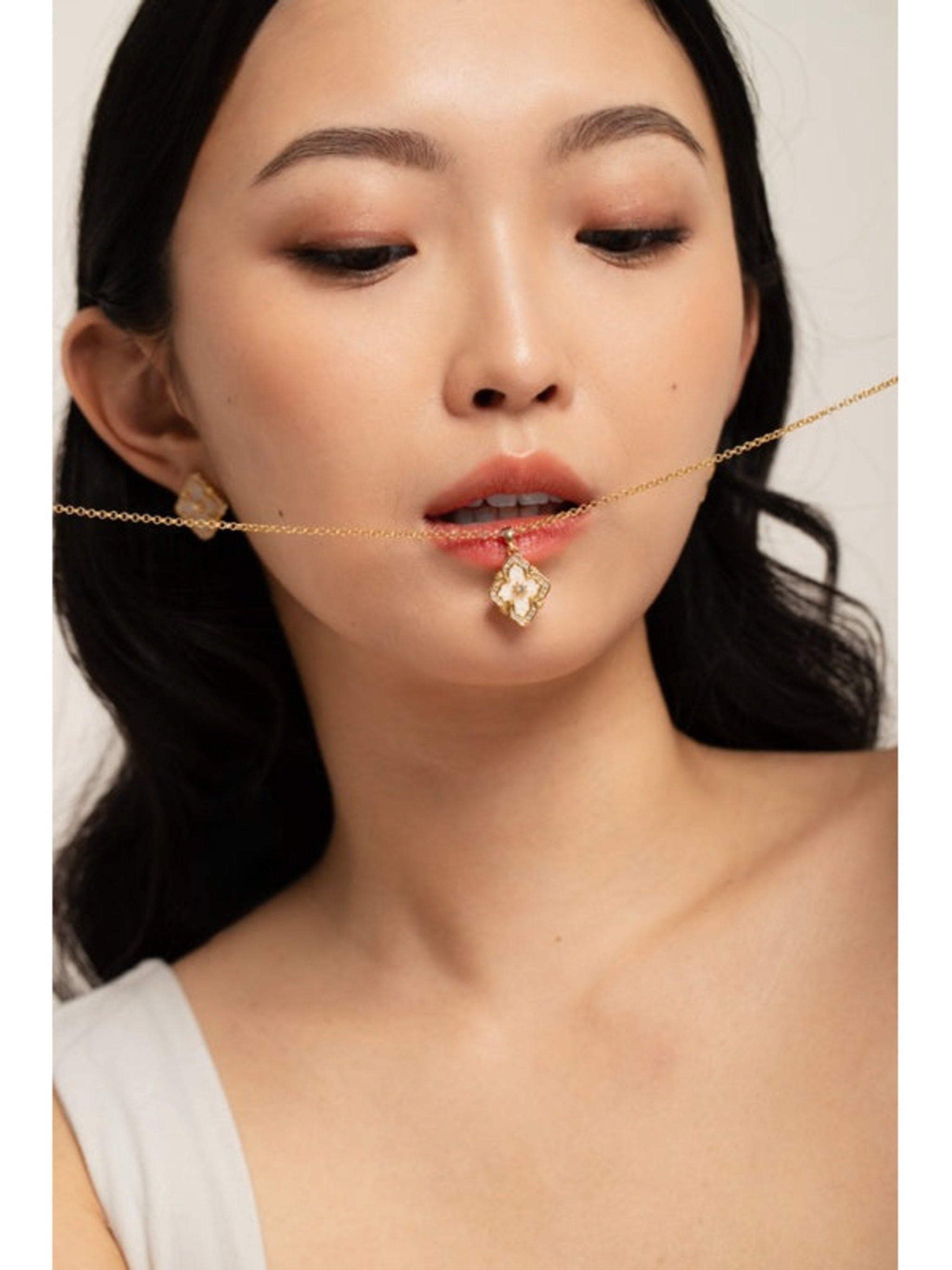 Izara Necklace